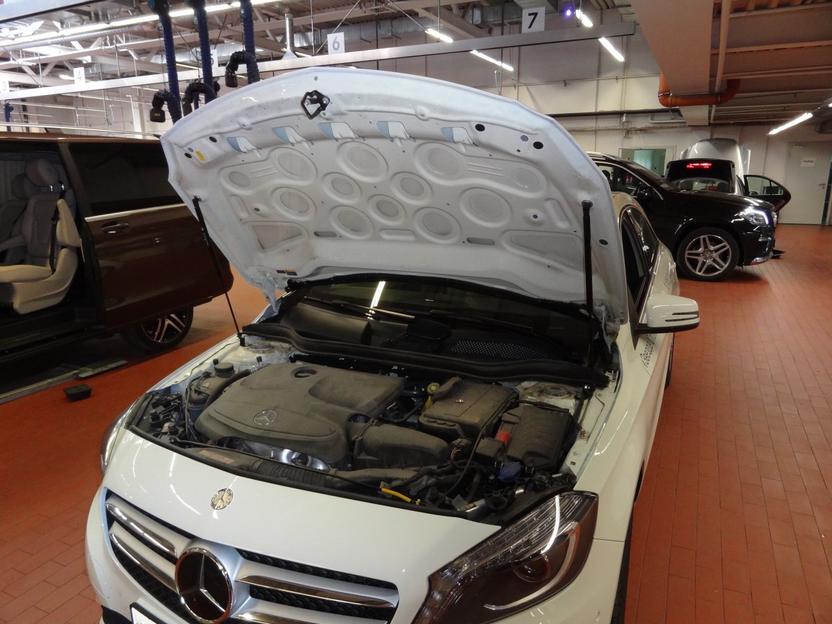 A-ENGINEERING Упор капота для Mercedes Benz A-Class, 2013-н.в. (1 амортизатор)