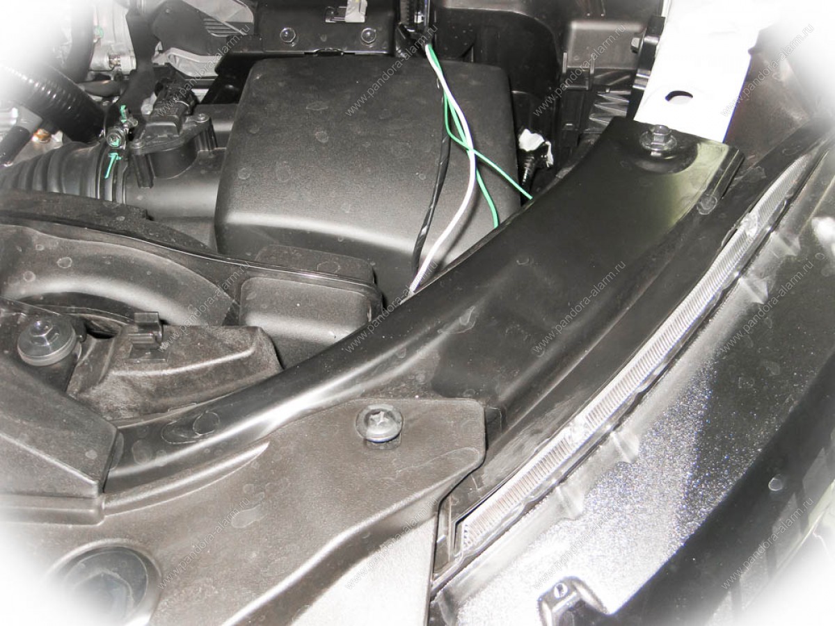 Mazda CX-5 установка Pandora DXL 3500, Pandect IS-650 и электромеханического замка капота