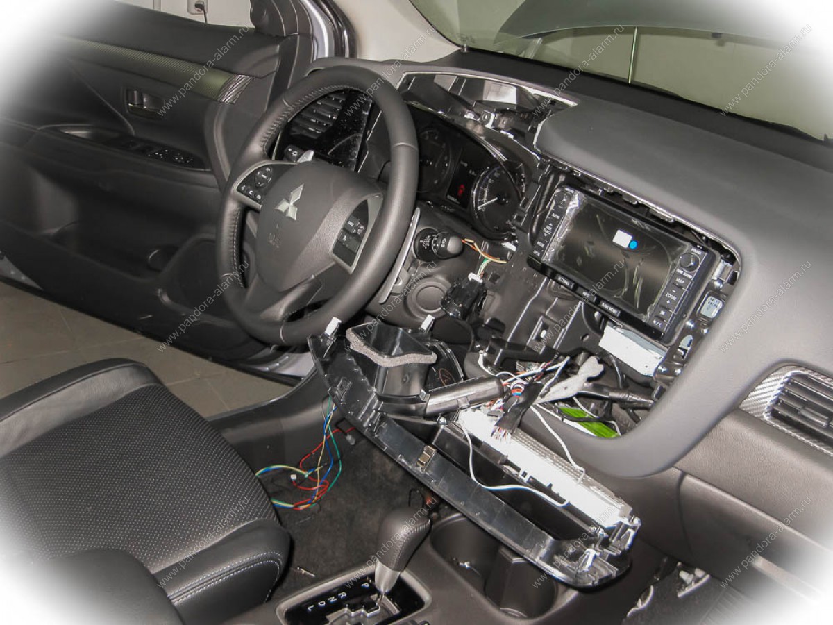 Mitsubishi Outlander установка Pandora DXL 3900