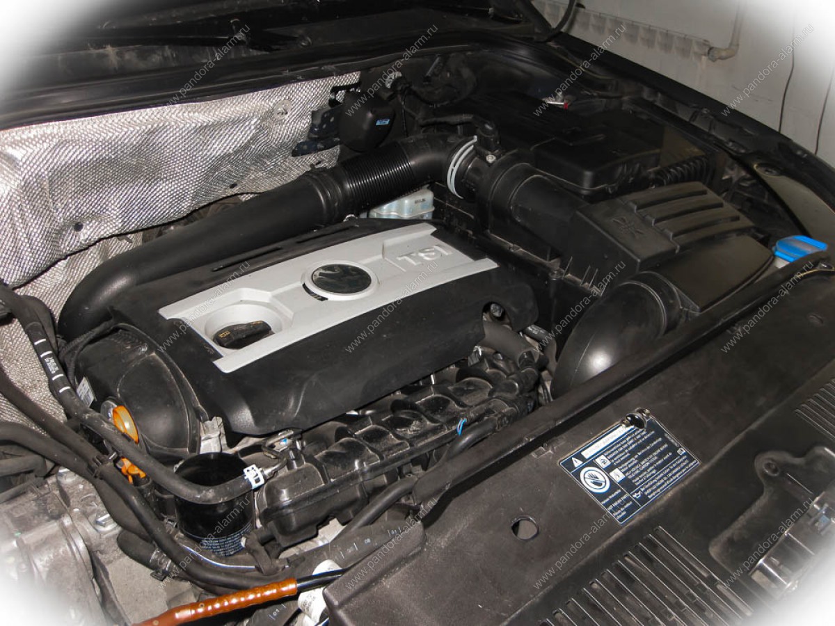 Volkswagen Tiguan установка Pandora DXL 3500 и электромеханического замка капота