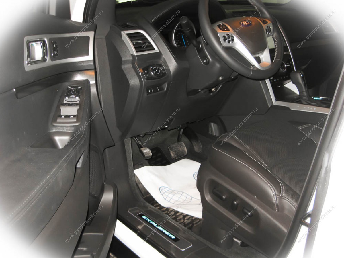 Ford Explorer установка Pandora DXL 3900 и электромеханического замка капота