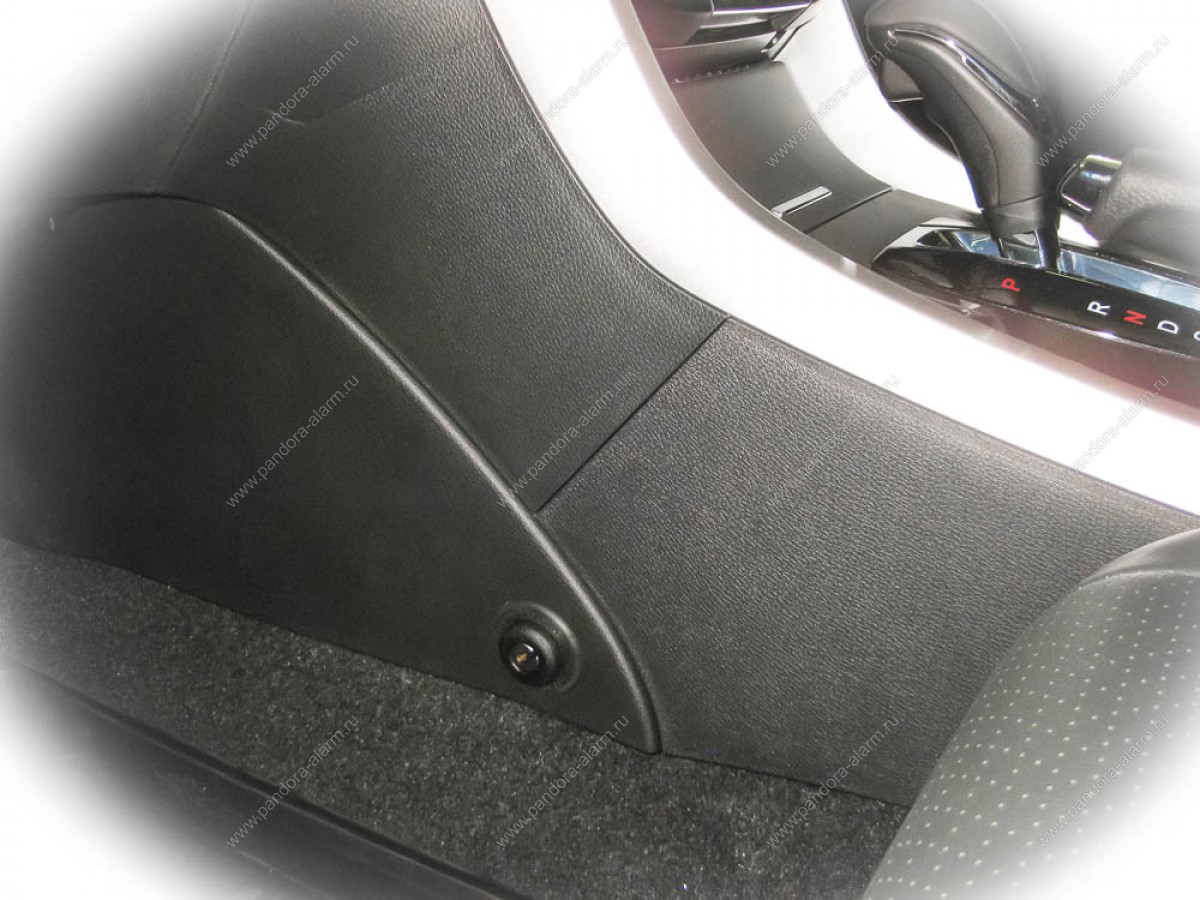 Honda Accord установка Pandora DXL 5000, замка АКПП, замка капота; оклейка винилом, тонирование стёкол